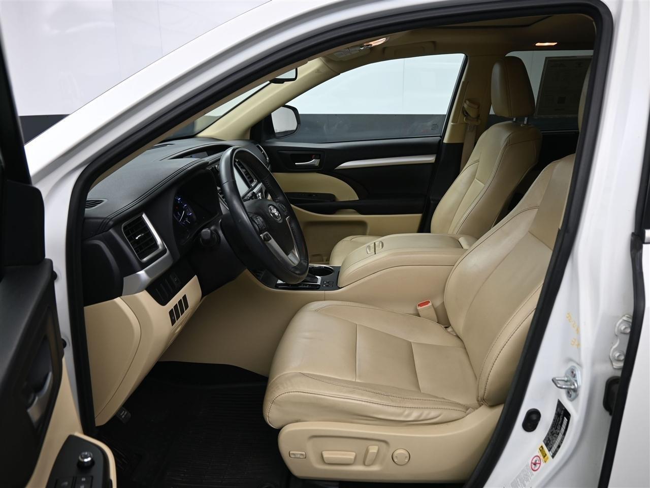 Toyota Highlander XLE AWD V6 2016