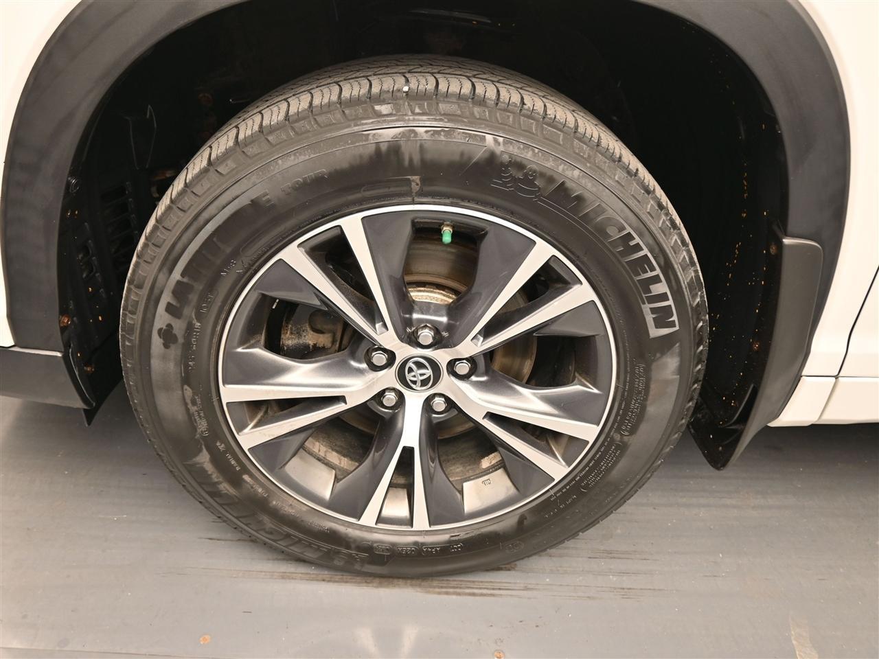 Toyota Highlander XLE AWD V6 2016