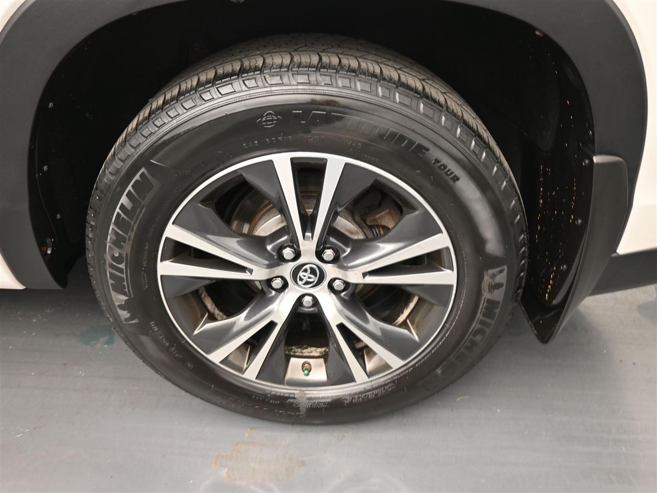 Toyota Highlander XLE AWD V6 2016