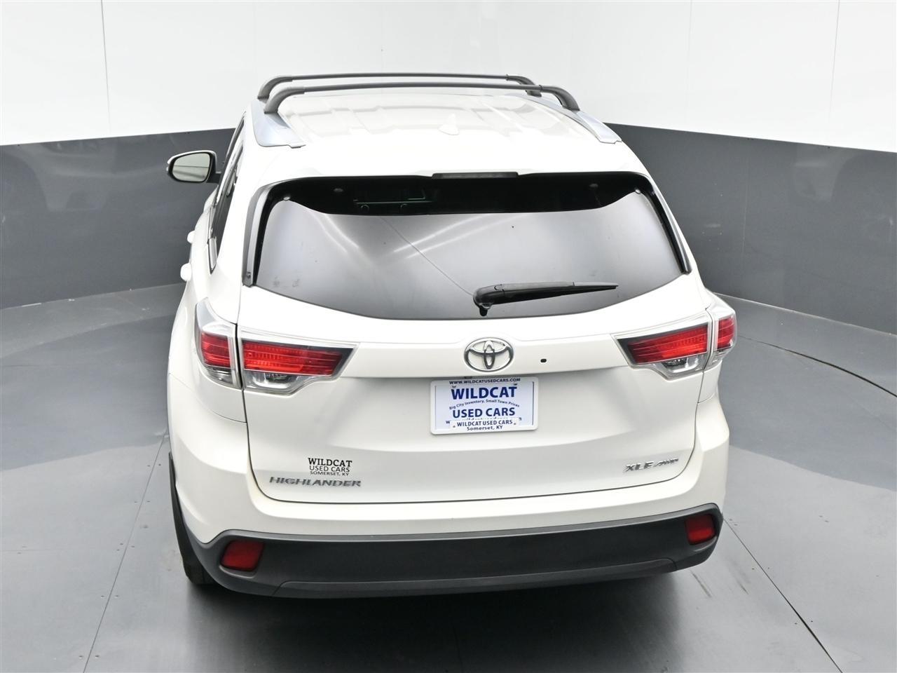 Toyota Highlander XLE AWD V6 2016