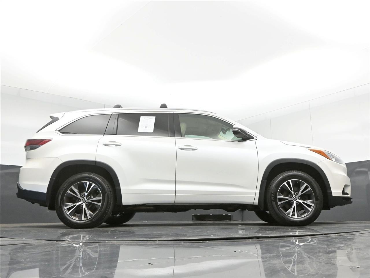 Toyota Highlander XLE AWD V6 2016