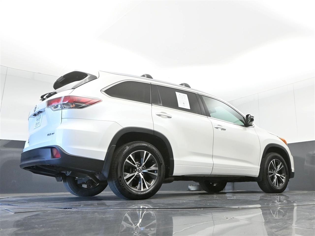 Toyota Highlander XLE AWD V6 2016