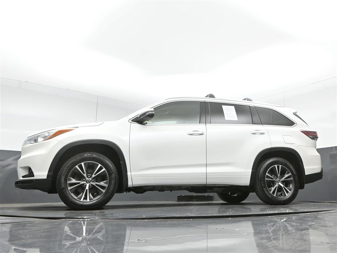Toyota Highlander XLE AWD V6 2016