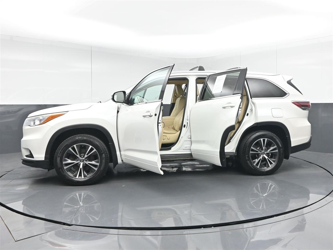 Toyota Highlander XLE AWD V6 2016