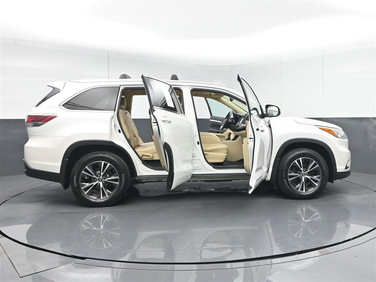 Toyota Highlander XLE AWD V6 2016