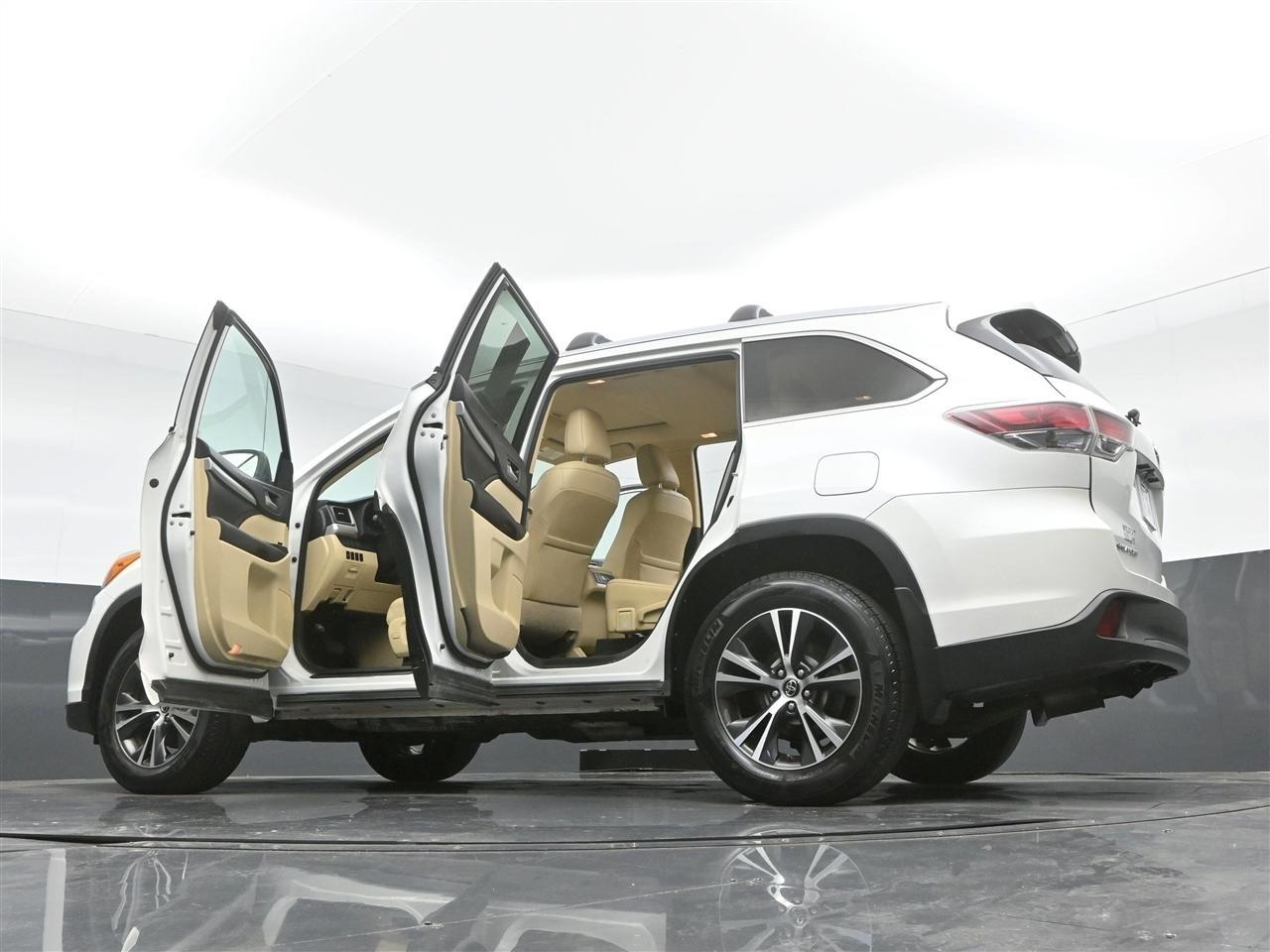 Toyota Highlander XLE AWD V6 2016