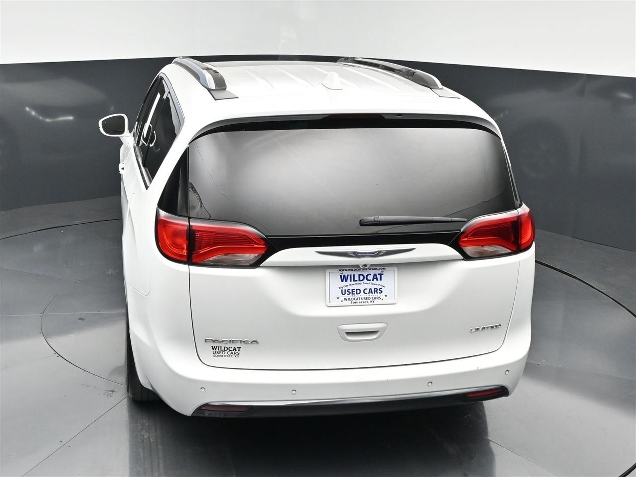 Chrysler Pacifica Limited 2020