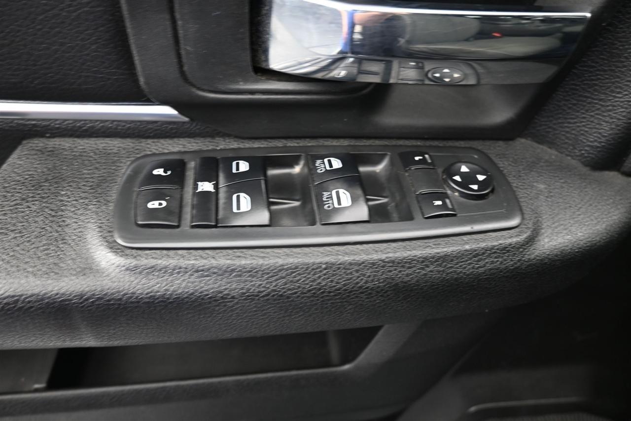 RAM 1500 SLT Quad Cab 4WD 2021