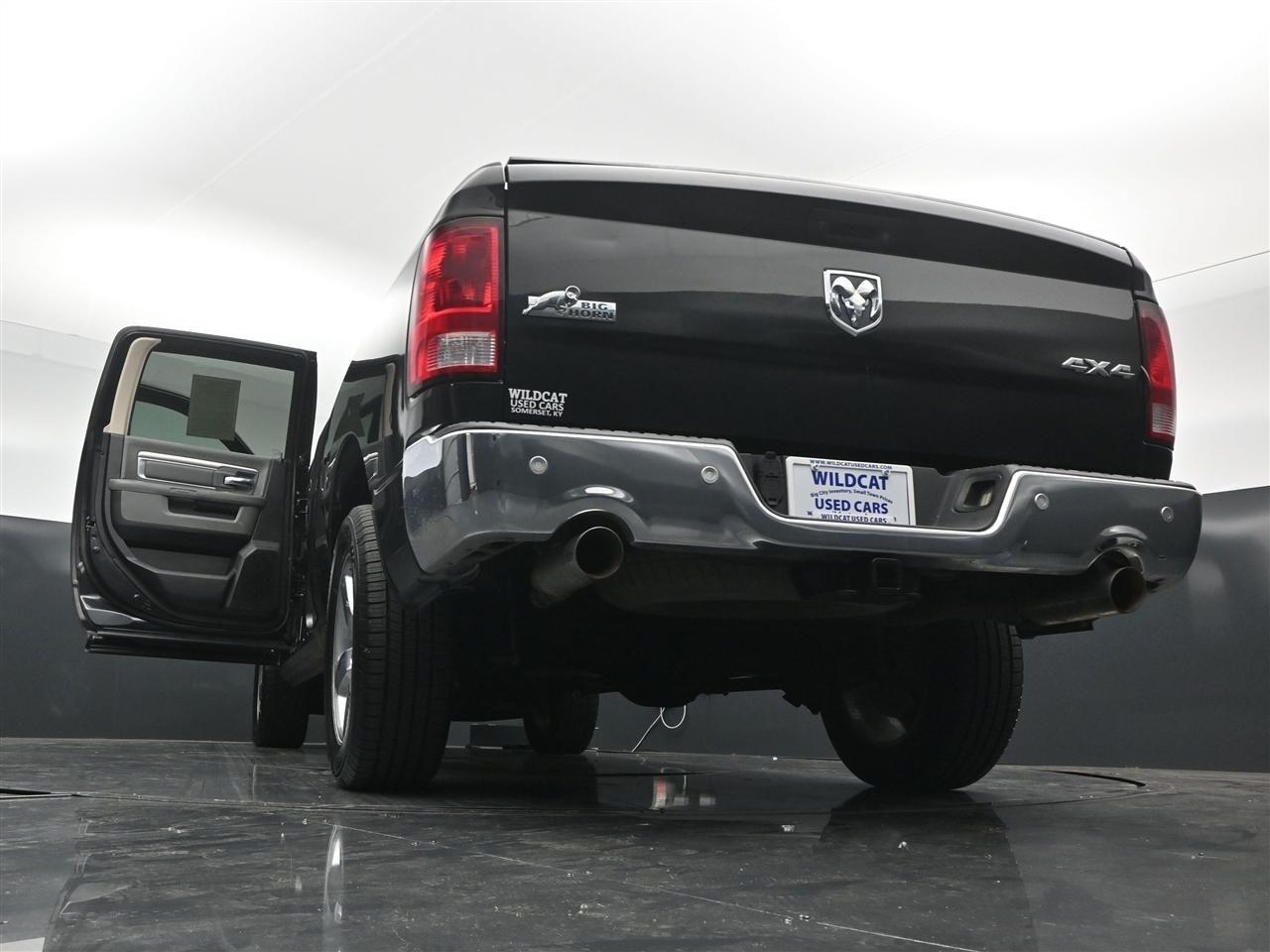 RAM 1500 SLT Crew Cab LWB 4WD 2016