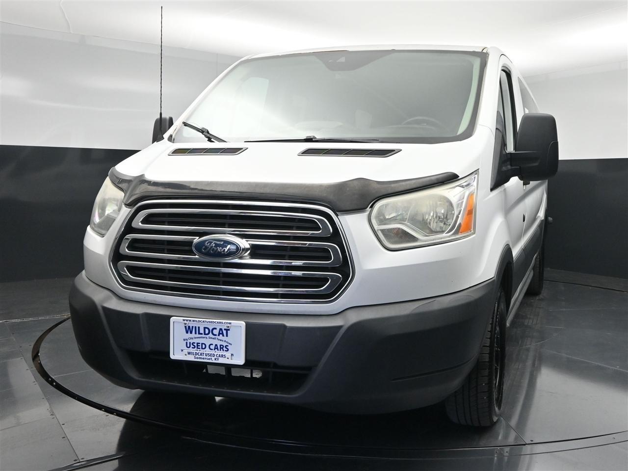Ford Transit 350 Wagon Low Roof XLT 60/40 Pass. 148-in. WB 2015