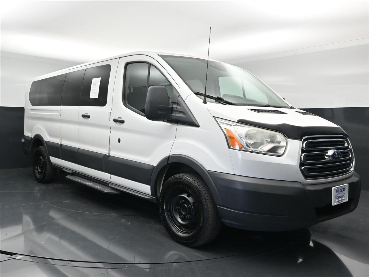 Ford Transit 350 Wagon Low Roof XLT 60/40 Pass. 148-in. WB 2015