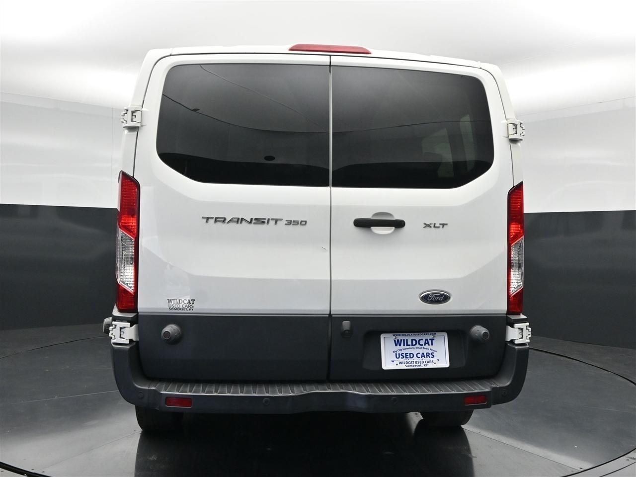 Ford Transit 350 Wagon Low Roof XLT 60/40 Pass. 148-in. WB 2015