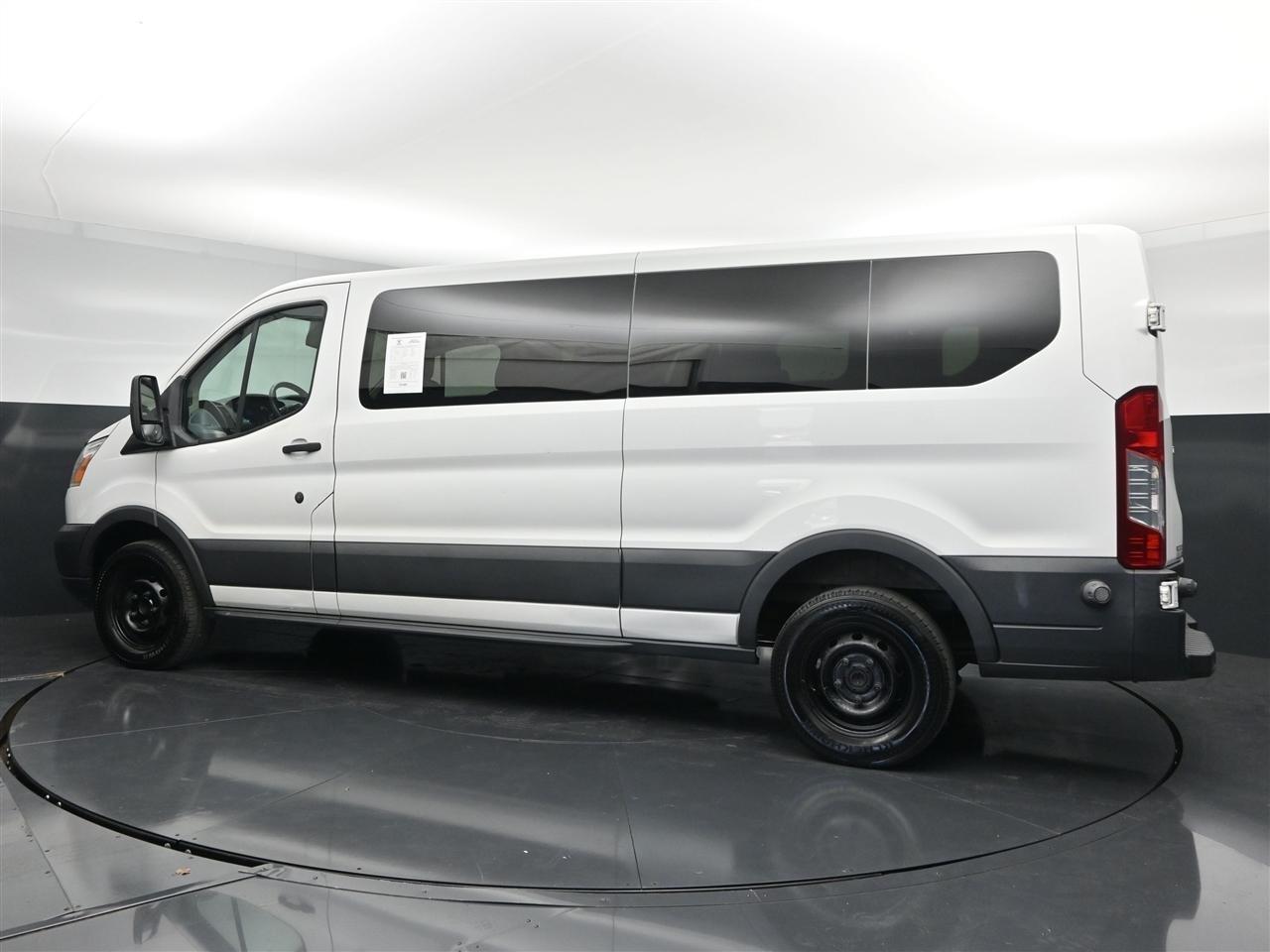 Ford Transit 350 Wagon Low Roof XLT 60/40 Pass. 148-in. WB 2015