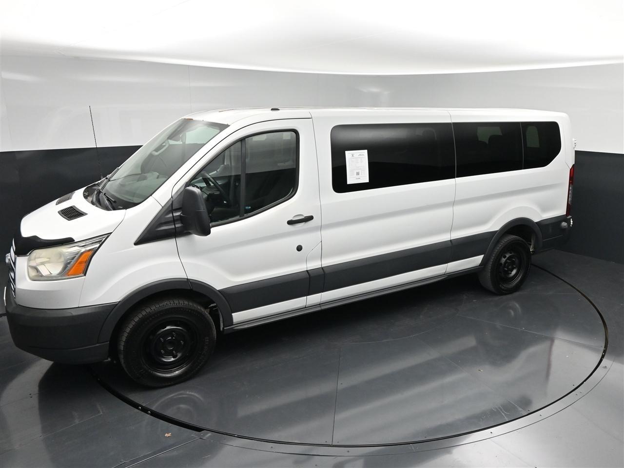 Ford Transit 350 Wagon Low Roof XLT 60/40 Pass. 148-in. WB 2015
