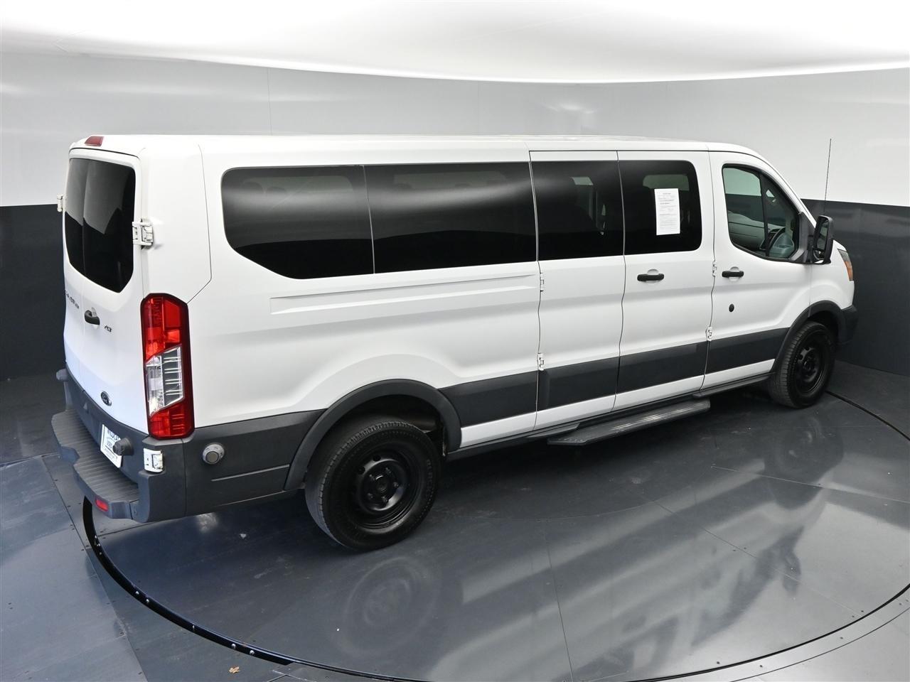 Ford Transit 350 Wagon Low Roof XLT 60/40 Pass. 148-in. WB 2015