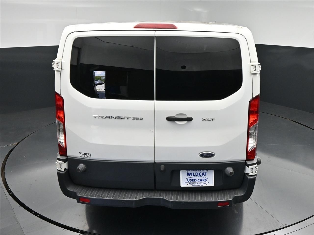 Ford Transit 350 Wagon Low Roof XLT 60/40 Pass. 148-in. WB 2015