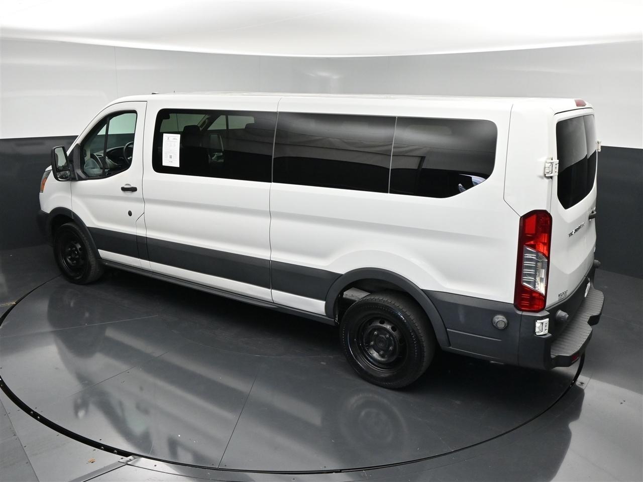 Ford Transit 350 Wagon Low Roof XLT 60/40 Pass. 148-in. WB 2015