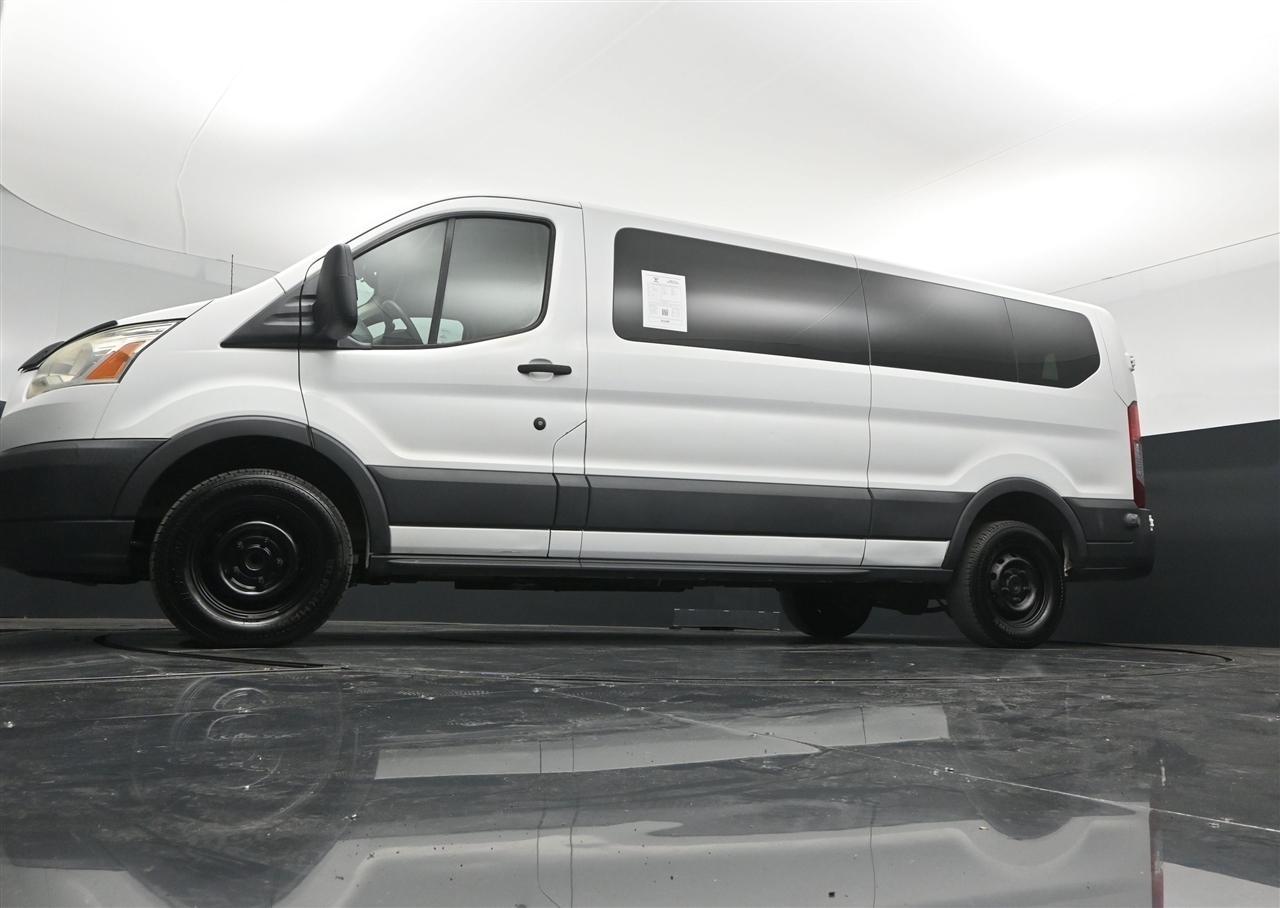 Ford Transit 350 Wagon Low Roof XLT 60/40 Pass. 148-in. WB 2015