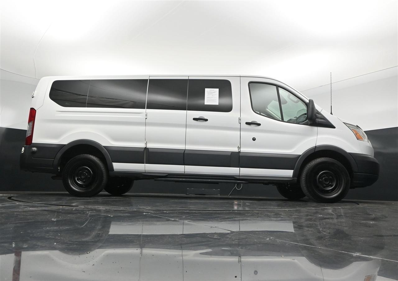 Ford Transit 350 Wagon Low Roof XLT 60/40 Pass. 148-in. WB 2015