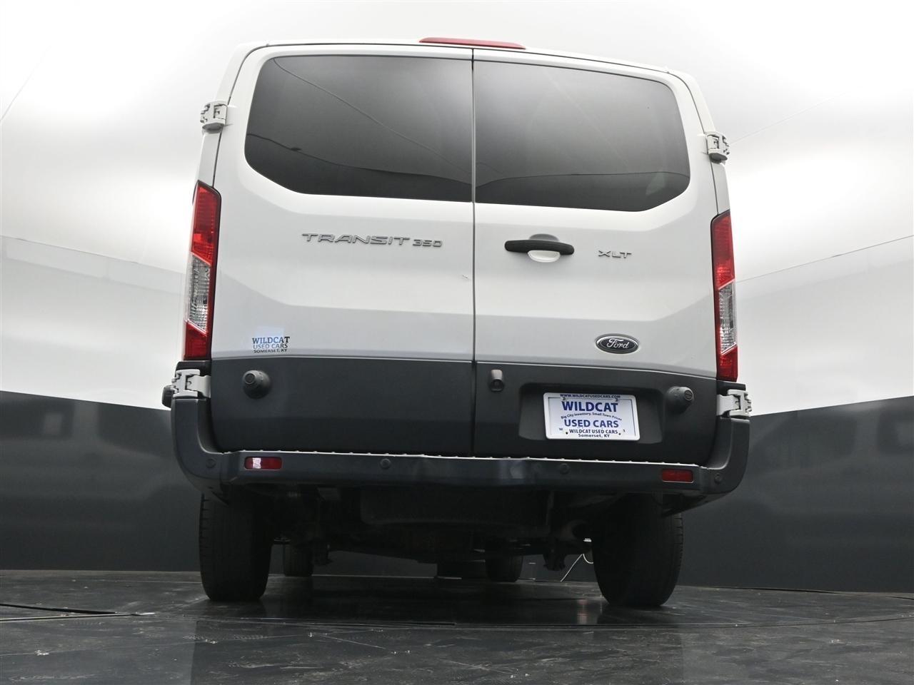 Ford Transit 350 Wagon Low Roof XLT 60/40 Pass. 148-in. WB 2015