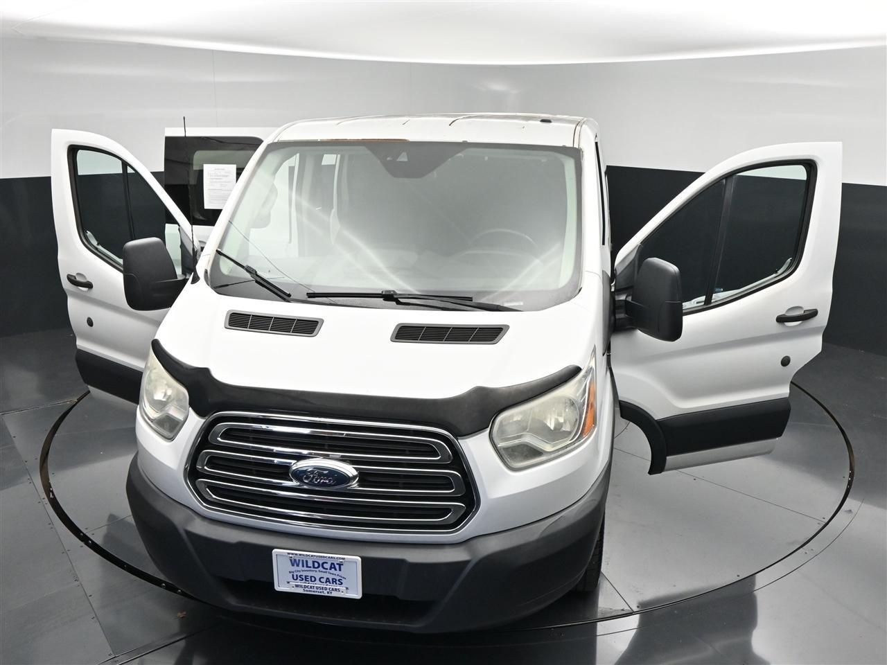 Ford Transit 350 Wagon Low Roof XLT 60/40 Pass. 148-in. WB 2015