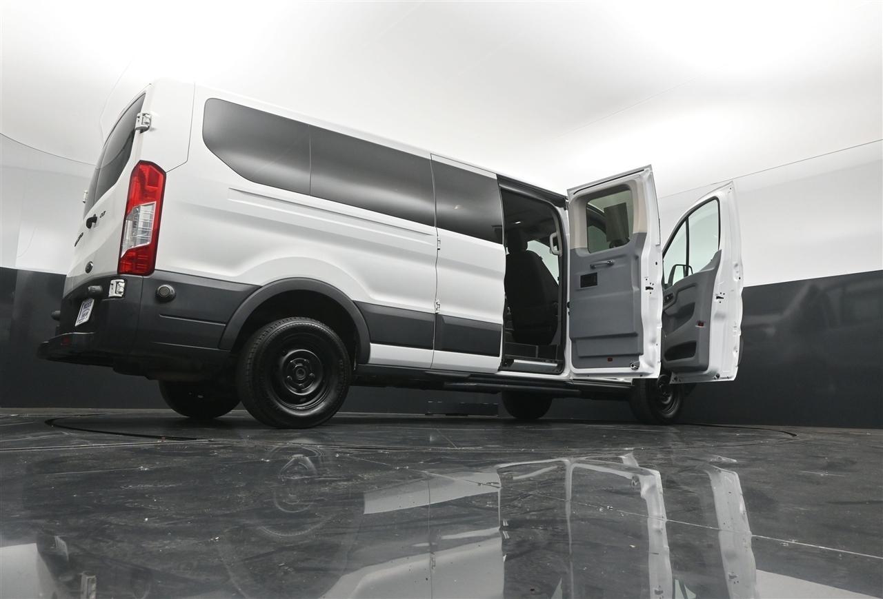 Ford Transit 350 Wagon Low Roof XLT 60/40 Pass. 148-in. WB 2015