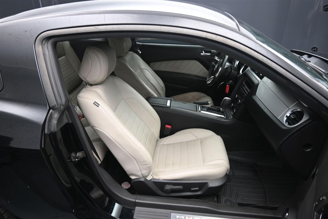 Ford Mustang V6 Coupe 2014