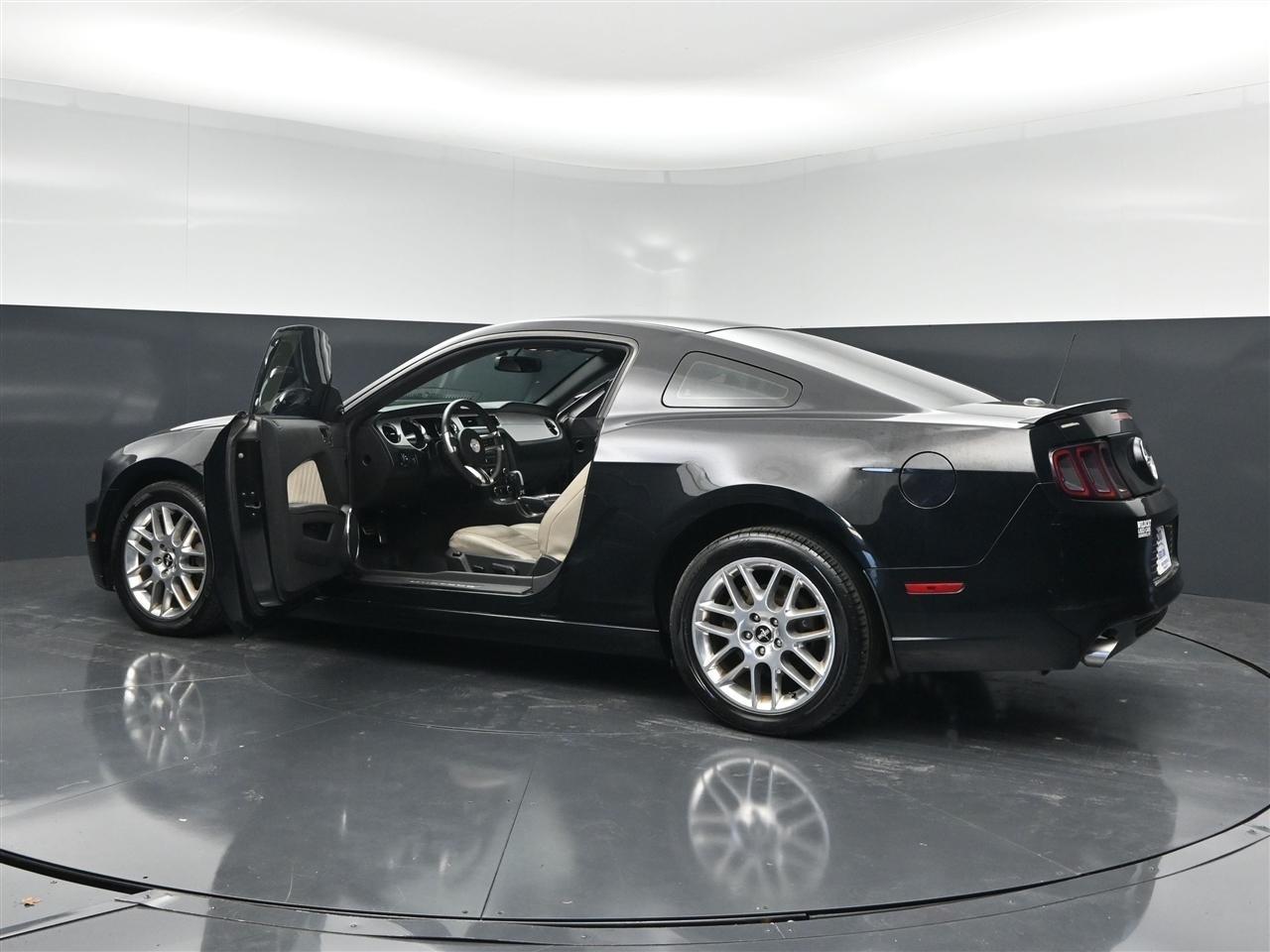 Ford Mustang V6 Coupe 2014