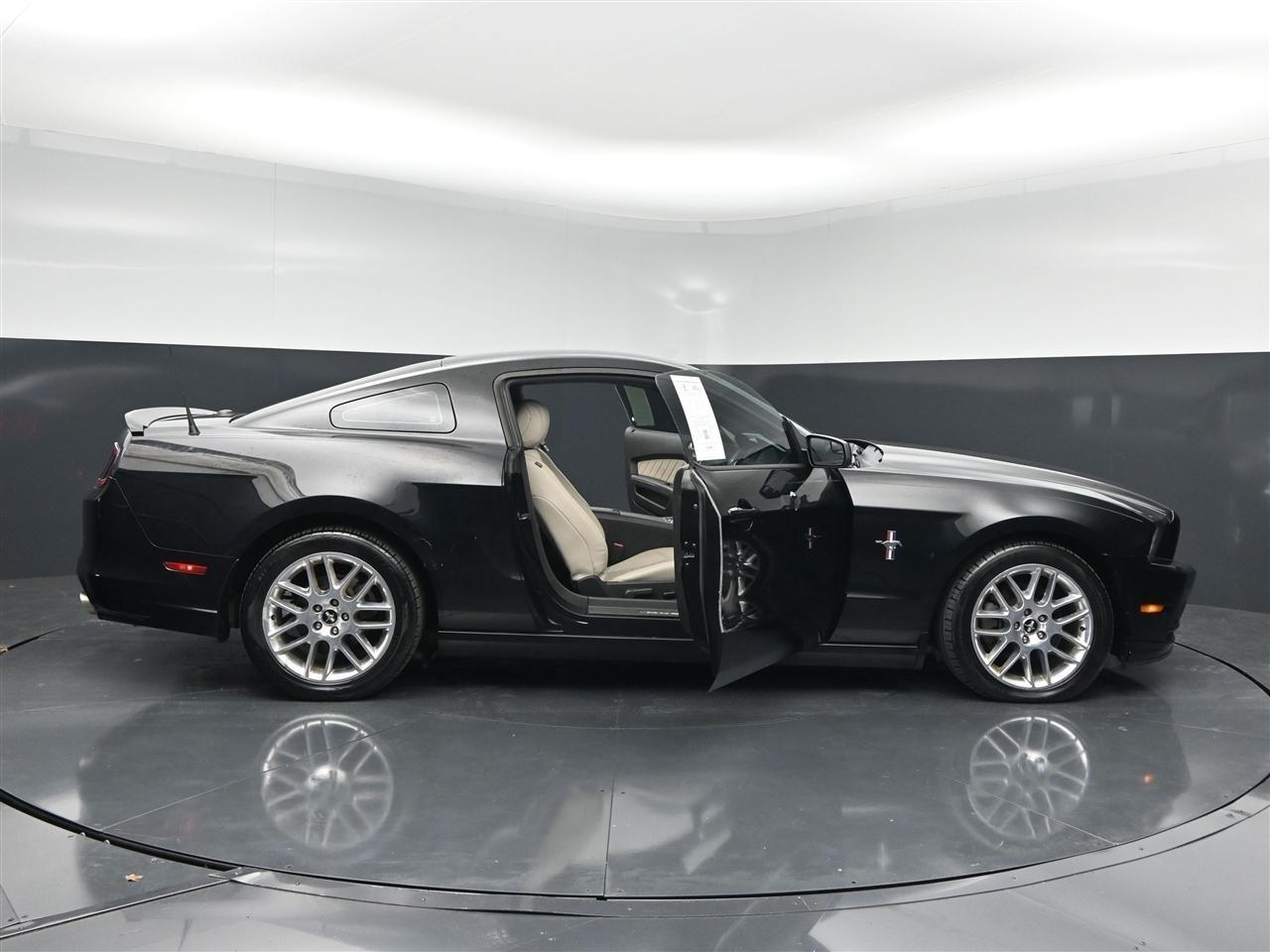 Ford Mustang V6 Coupe 2014