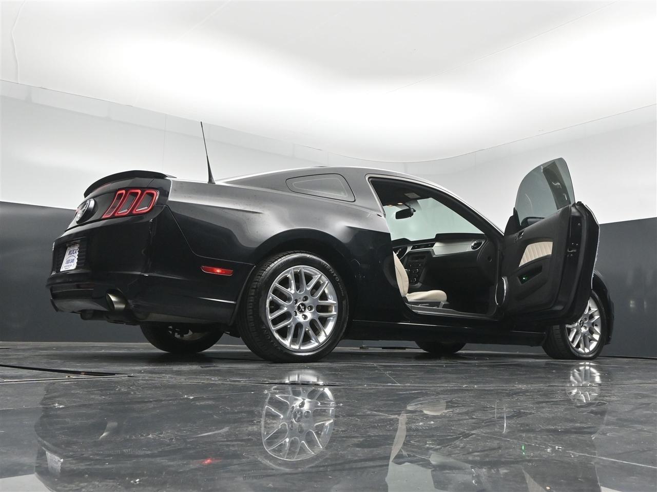 Ford Mustang V6 Coupe 2014