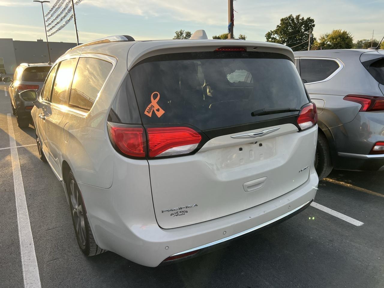 Chrysler Pacifica Limited 2017