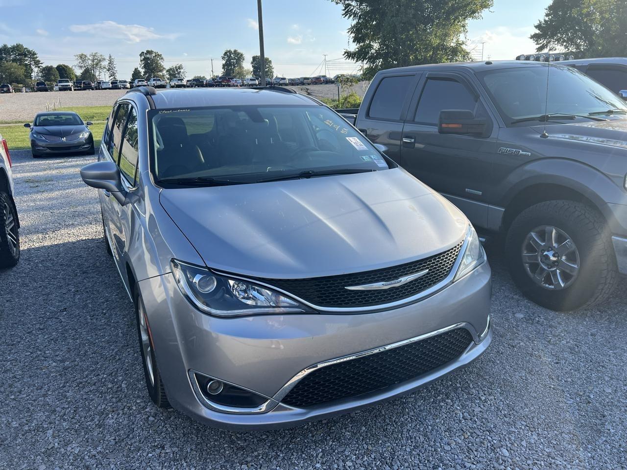 2017 Chrysler Pacifica Touring-L