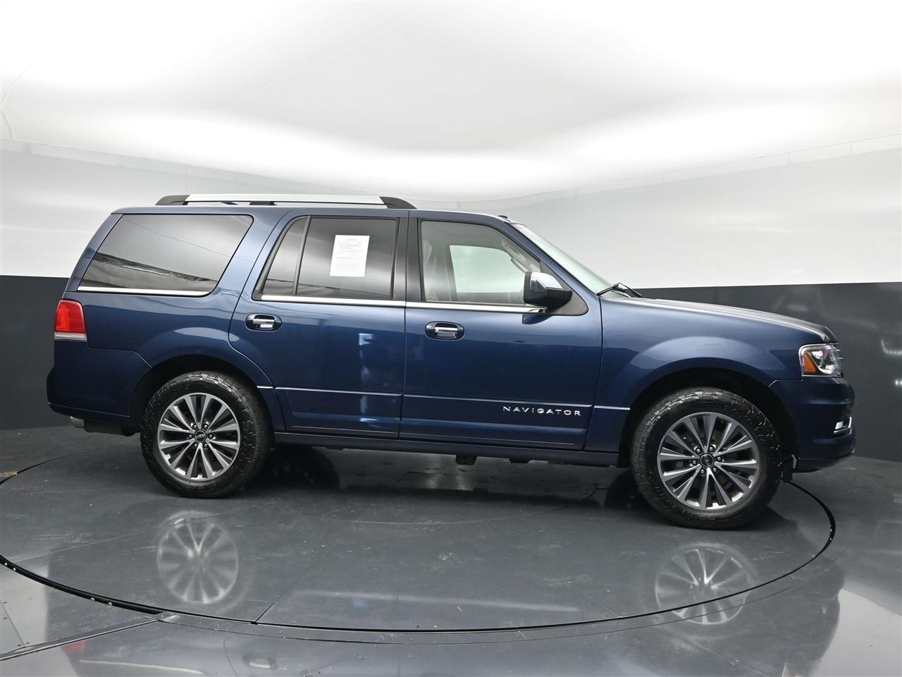 Lincoln Navigator Select 4WD 2017