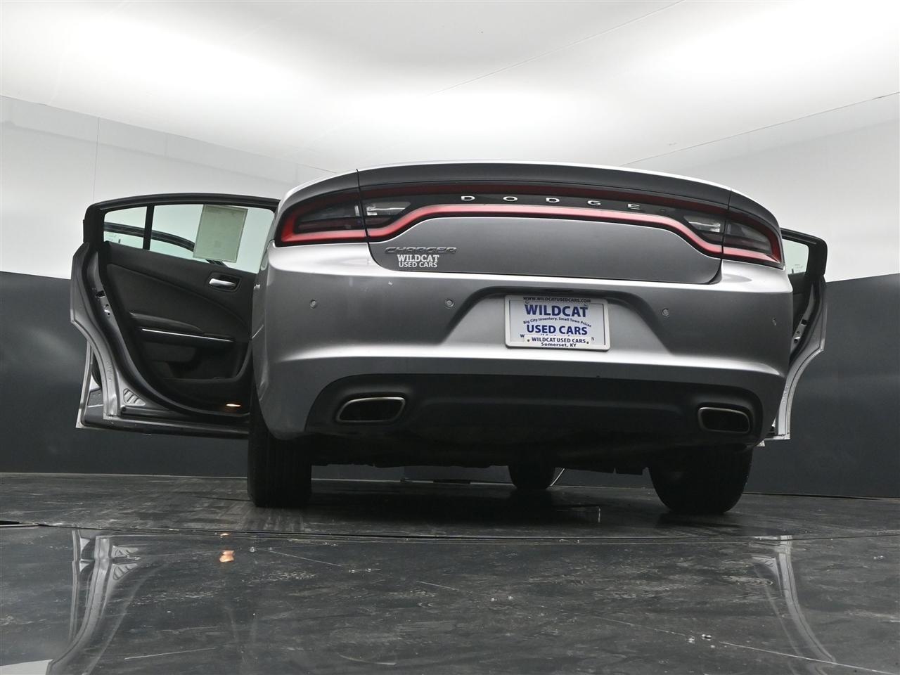 Dodge Charger SE 2016