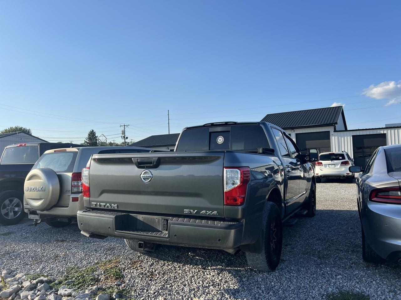 Nissan Titan SV Crew Cab 4WD 2021