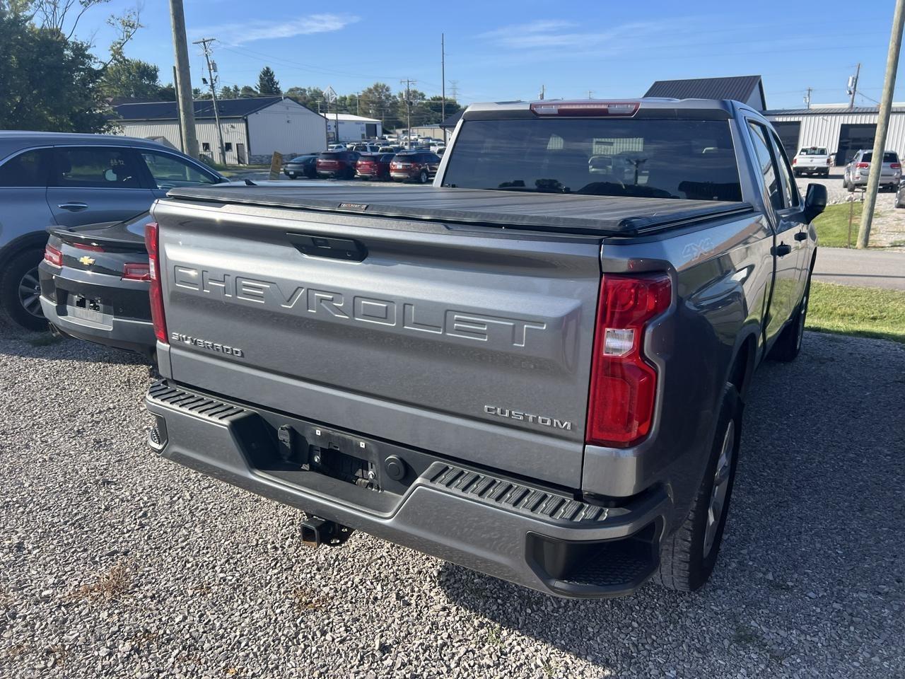 Chevrolet Silverado 1500 Custom Crew Cab Long Box 4WD 2021