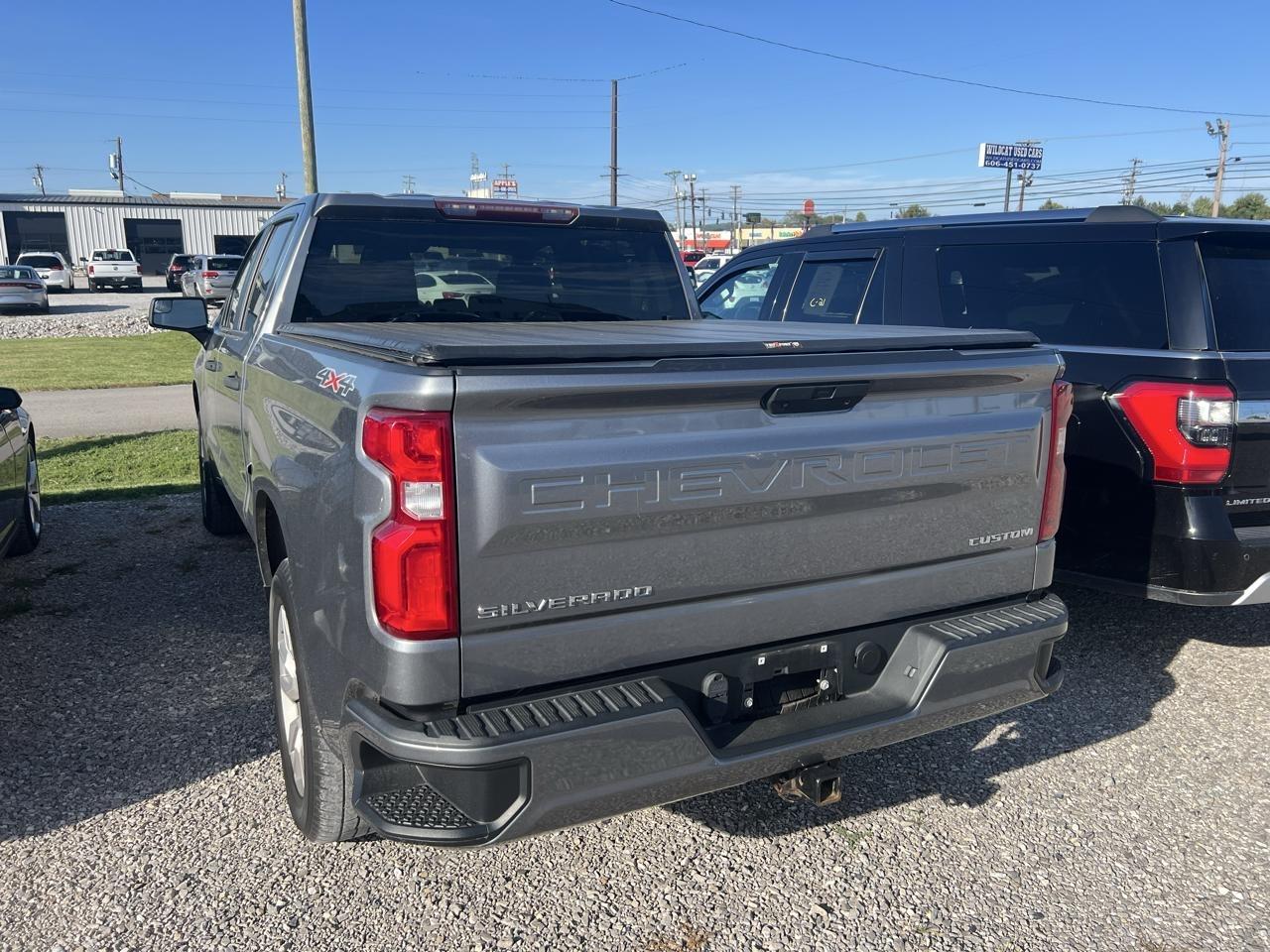 Chevrolet Silverado 1500 Custom Crew Cab Long Box 4WD 2021