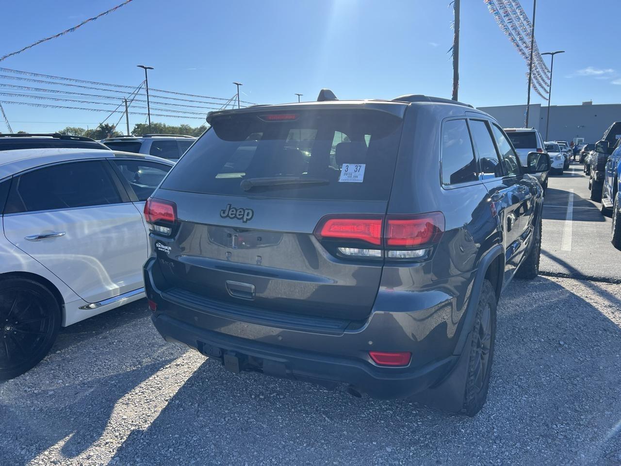Jeep Grand Cherokee Laredo 4WD 2016