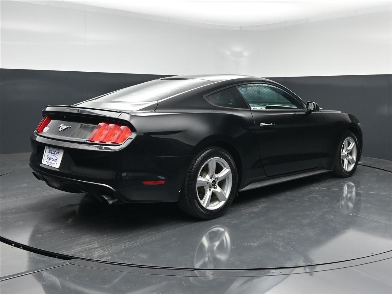 Ford Mustang EcoBoost Coupe 2015