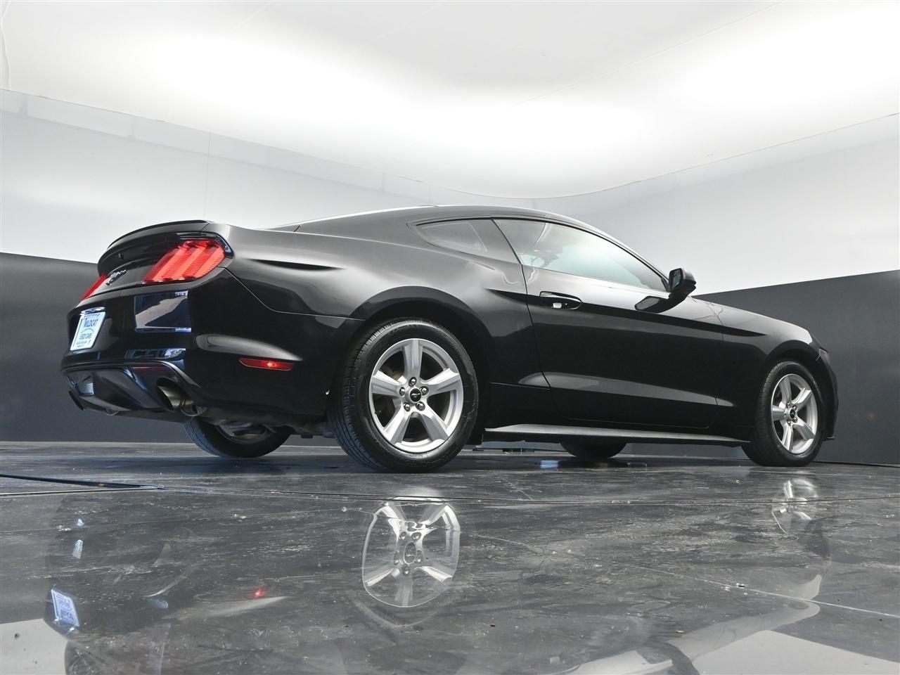Ford Mustang EcoBoost Coupe 2015