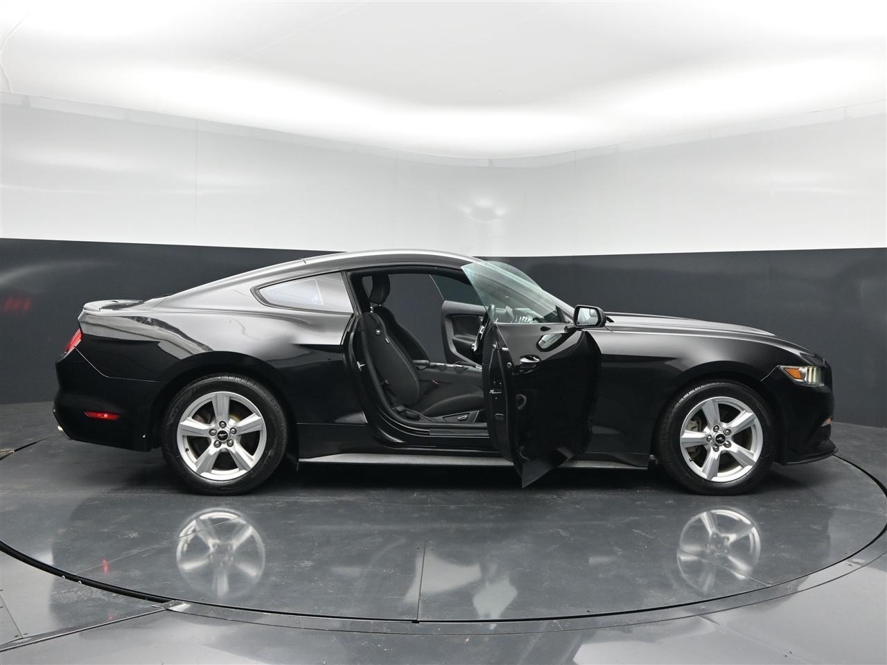 Ford Mustang EcoBoost Coupe 2015