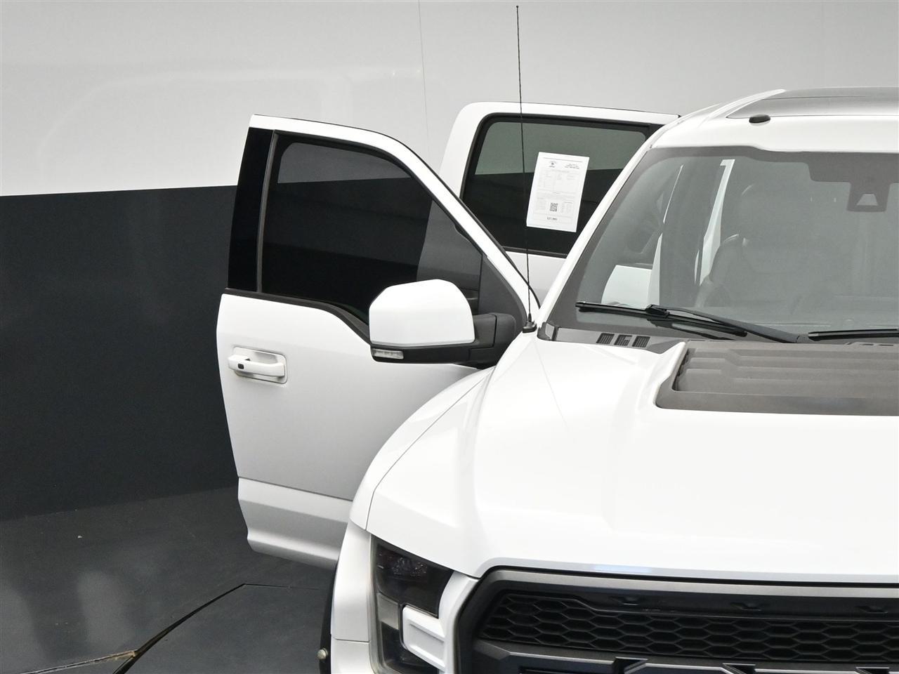 Ford F-150 Raptor SuperCrew 4WD 2018