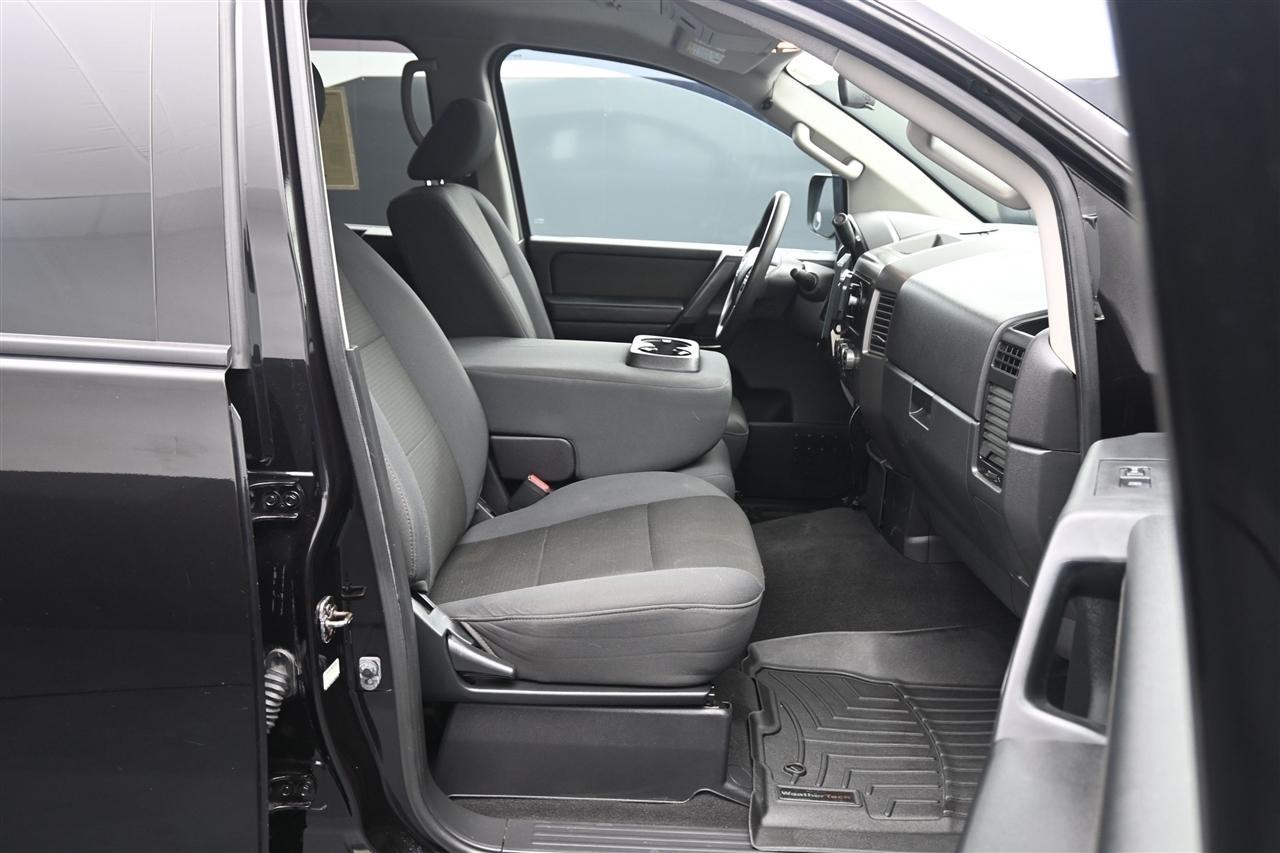 Nissan Titan S Crew Cab 4WD 2014
