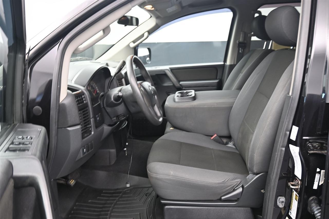 Nissan Titan S Crew Cab 4WD 2014