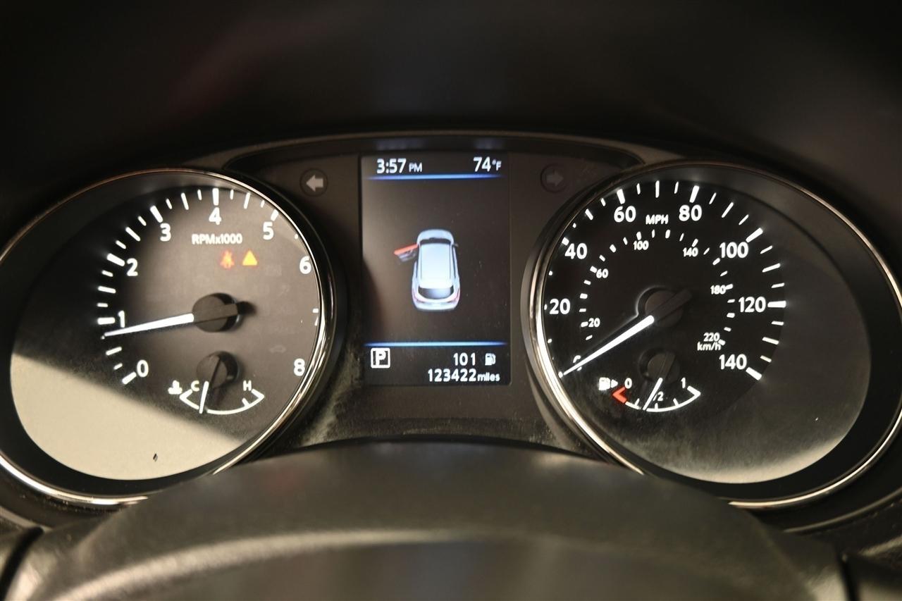Nissan Rogue Sport S 2021