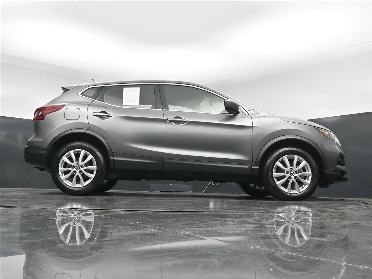 Nissan Rogue Sport S 2021