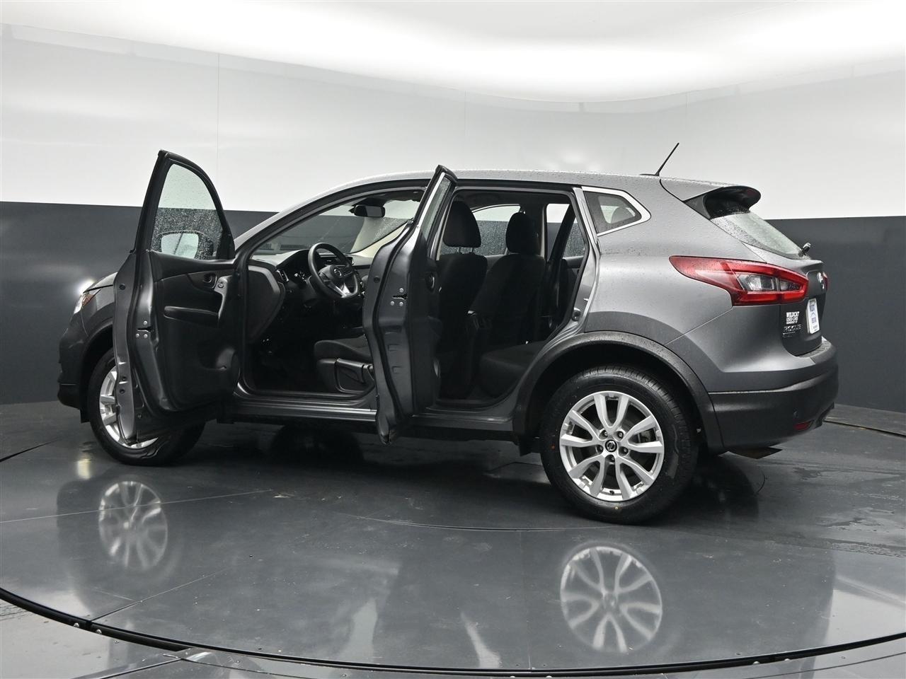 Nissan Rogue Sport S 2021