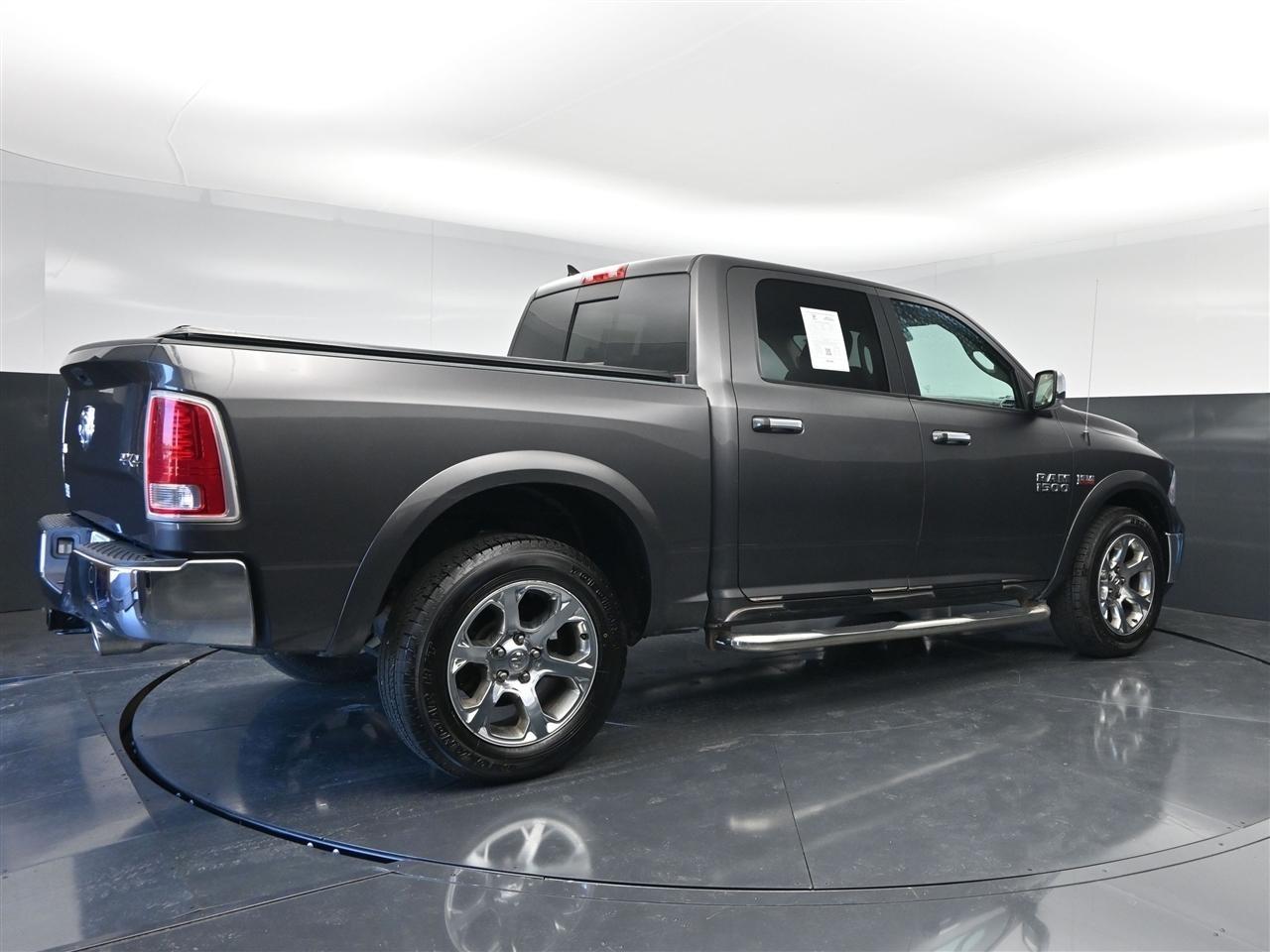 RAM 1500 Laramie Crew Cab SWB 4WD 2018
