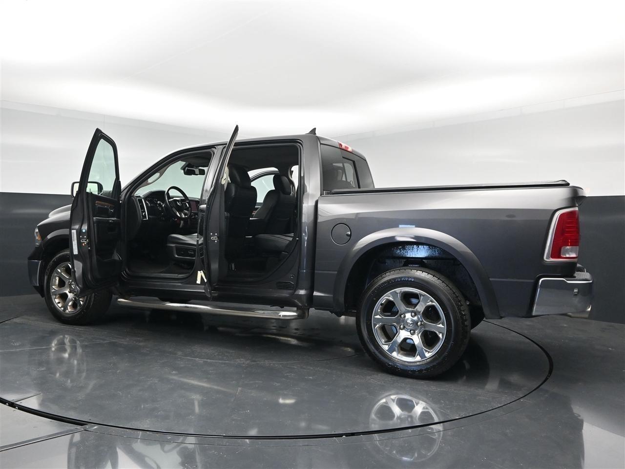 RAM 1500 Laramie Crew Cab SWB 4WD 2018