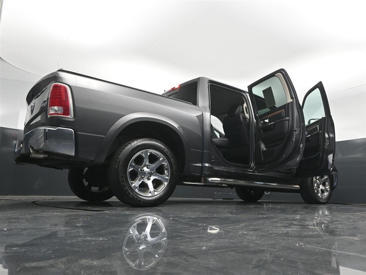 RAM 1500 Laramie Crew Cab SWB 4WD 2018